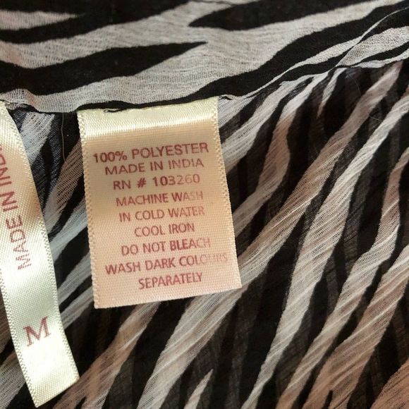 Sheer button down size M - Picture 6 of 6